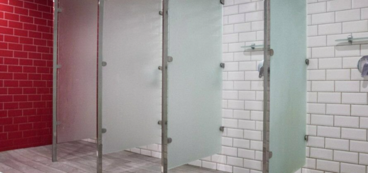 Душевые перегородки из пластика ваш путь к современному интерьеру