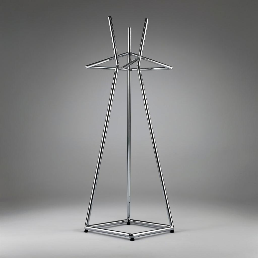 Металлическая напольная вешалка для верхней одежды: как выбрать выгодно